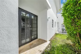 1035 SW 9th Ct, Miami, FL 33130 - Photo 36