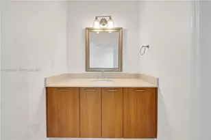 1035 SW 9th Ct, Miami, FL 33130 - Photo 28
