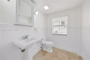 1035 SW 9th Ct, Miami, FL 33130 - Photo 8
