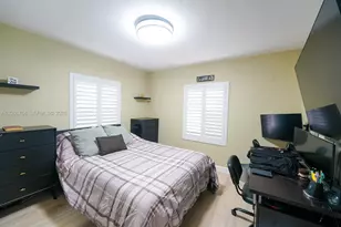 358 E 45th St, Hialeah, FL 33013 - Photo 14
