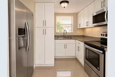 8850 Fontainebleau Blvd #203, Miami, FL 33172 - Photo 2