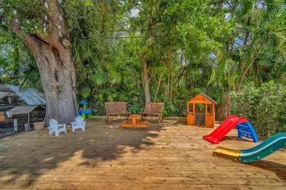 2395 NE 184th Ter, North Miami Beach, FL 33160 - Photo 32