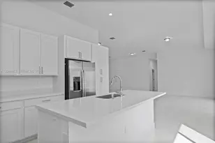 20943 SW 96th Ct, Cutler Bay, FL 33189 - Photo 12