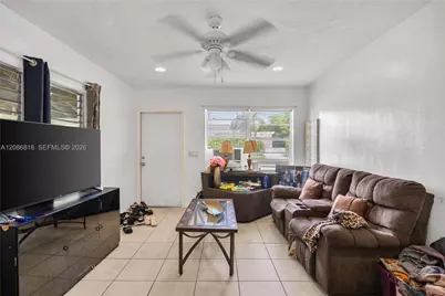 824 44th St, West Palm Beach, FL 33407 - Photo 4