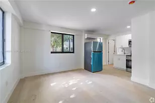 340 SW 5th Ave, Miami, FL 33130 - Photo 1