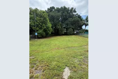 2754 NW 49th St, Miami, FL 33142 - Photo 2