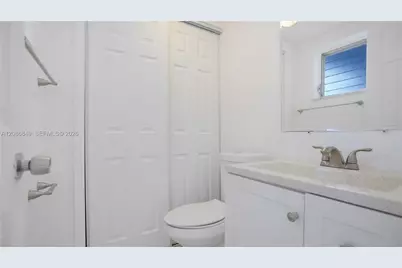 1340 Lincoln Rd #404, Miami Beach, FL 33139 - Photo 10