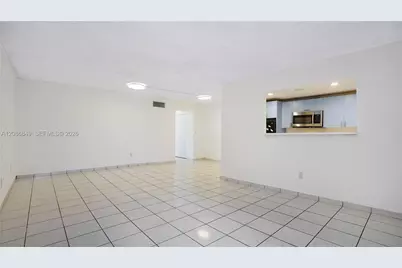 1340 Lincoln Rd #404, Miami Beach, FL 33139 - Photo 4