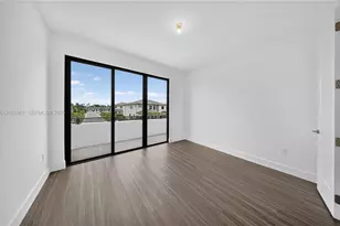 19638 NE 14th Ave, Miami, FL 33179 - Photo 34