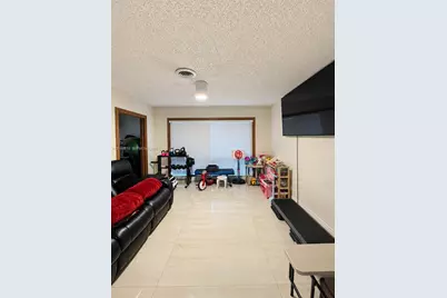 695 SW 65th Ave, Margate, FL 33068 - Photo 12