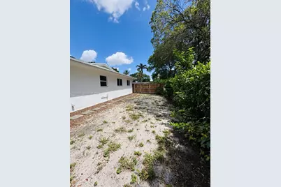 695 SW 65th Ave, Margate, FL 33068 - Photo 22