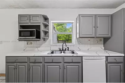 19920 SW 118th Pl, Miami, FL 33177 - Photo 16