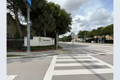 8671 NW 112th Ct, Doral, FL 33178 - Photo 36