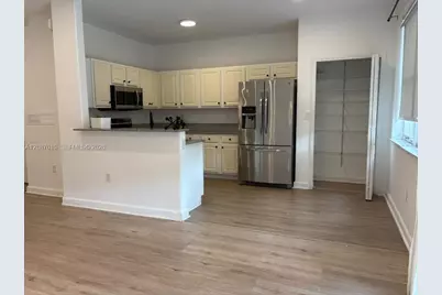 8671 NW 112th Ct, Doral, FL 33178 - Photo 8