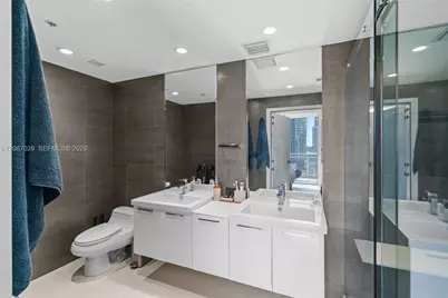 90 SW 3rd St #2204, Miami, FL 33130 - Photo 16