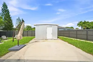 1707 S Curlew Ln, Homestead, FL 33035 - Photo 34