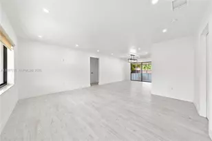 1707 S Curlew Ln, Homestead, FL 33035 - Photo 6