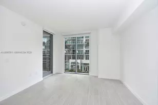 31 SE 6th St, Miami, FL 33131 - Photo 4