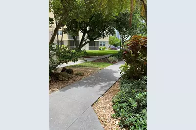8245 Lake Dr #104, Doral, FL 33166 - Photo 12