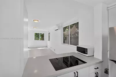 1055 SW 12th St #1, Miami, FL 33129 - Photo 4