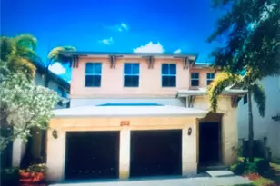 10464 NW 70th Ln, Doral, FL 33178 - Photo 1