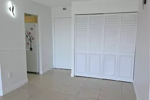 9310 Fontainebleau Blvd, Miami, FL 33172 - Photo 10