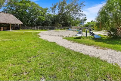 4400 SW 42nd Ter, Dania Beach, FL 33314 - Photo 14