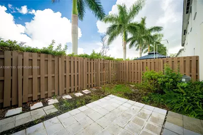 2667 SE 10th St #0, Homestead, FL 33035 - Photo 2