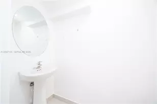 2667 SE 10th St, Homestead, FL 33035 - Photo 8
