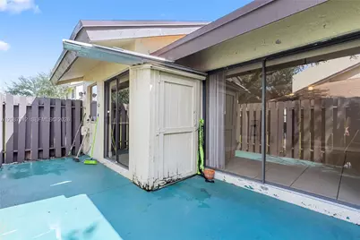 310 SW 96th Ter, Pembroke Pines, FL 33025 - Photo 26