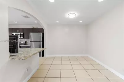 310 SW 96th Ter, Pembroke Pines, FL 33025 - Photo 6