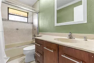 310 SW 96th Terrace, Pembroke Pines, FL 33025 - Photo 20