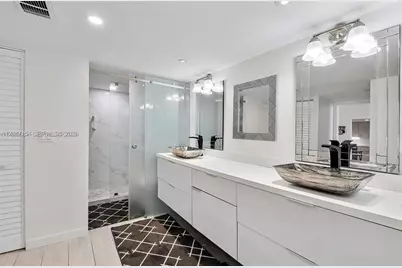 100 Bayview Dr #PH31, Sunny Isles Beach, FL 33160 - Photo 6