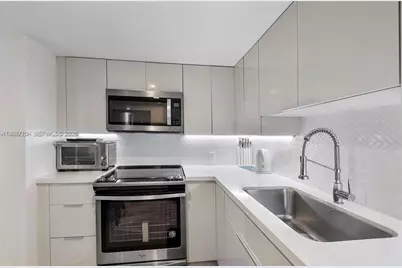 100 Bayview Dr #PH31, Sunny Isles Beach, FL 33160 - Photo 8