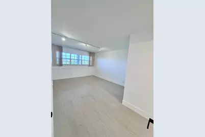 575 Oaks Ln #1008, Pompano Beach, FL 33069 - Photo 8