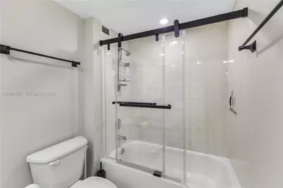 2301 Collins Av #1026, Miami Beach, FL 33139 - Photo 16