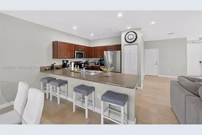 278 SE 31st Ter, Homestead, FL 33033 - Photo 10