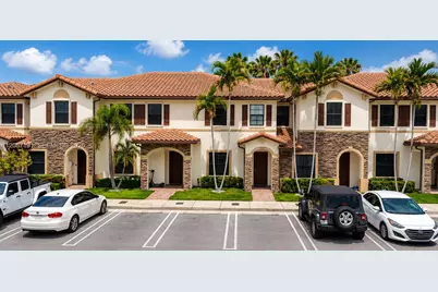8954 W 35th Way, Hialeah, FL 33018 - Photo 2