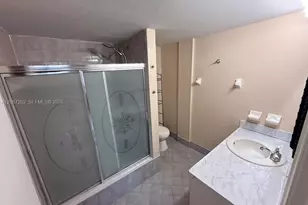10000 NW 80th Ct, Hialeah Gardens, FL 33016 - Photo 6