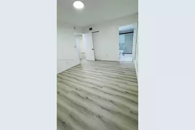 18216 Mediterranean Blvd #1-19, Hialeah, FL 33015 - Photo 14