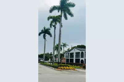18216 Mediterranean Blvd #1-19, Hialeah, FL 33015 - Photo 30