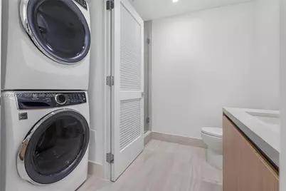 2411 Laguna #2704, North Miami, FL 33181 - Photo 34