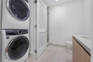 2411 Laguna, North Miami, FL 33181 - Photo 34