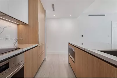 2411 Laguna #2704, North Miami, FL 33181 - Photo 16