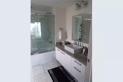 185 SW 7th St #2202, Miami, FL 33130 - Photo 14