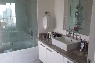 185 SW 7th St, Miami, FL 33130 - Photo 14