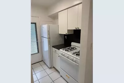 16851 NE 18th Ave #106, North Miami Beach, FL 33162 - Photo 4