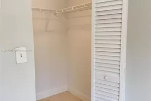11810 NE 19th Dr, North Miami, FL 33181 - Photo 16