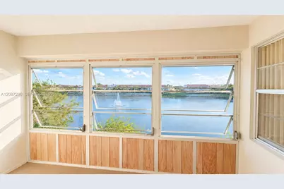 12900 SW 13th St #413E, Pembroke Pines, FL 33027 - Photo 16