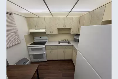 220 SW 9th Ave #518, Hallandale Beach, FL 33009 - Photo 2